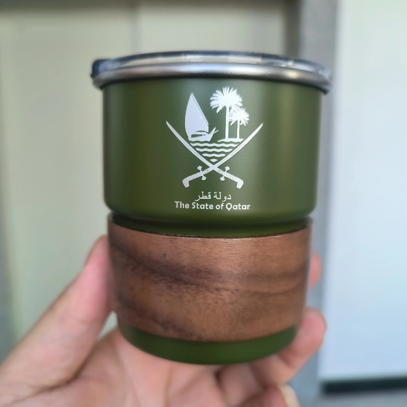 1 pcs The State of Qatar Logo  - Coffee Tea Name recension och pris